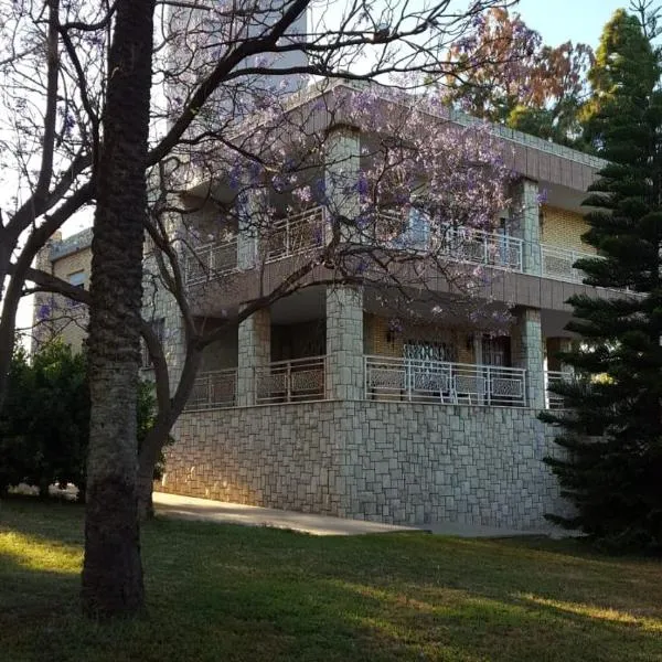 Villa Entrenaranjos, hotel in Picassent