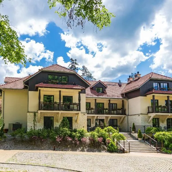 Berberys Park Hotel, hotel in Rablów