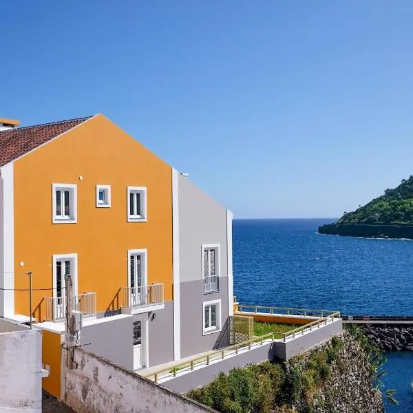 Mid-Atlantic Boutique Hostel, hotel in Angra do Heroísmo