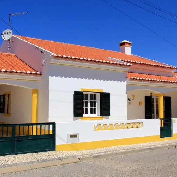 AL Casa das Andorinhas, hotel i Almograve