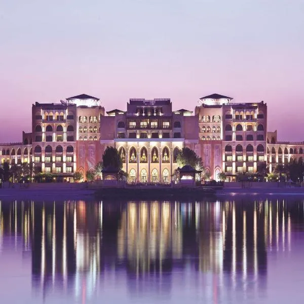 Shangri-La Qaryat Al Beri, Abu Dhabi, hotell i Muşaffaḩ