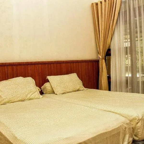 Kartika Syariah Guest House, hotel v destinaci Solo