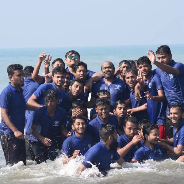 2BHK Stunning Apartment with Pool, Hotel in Vagator