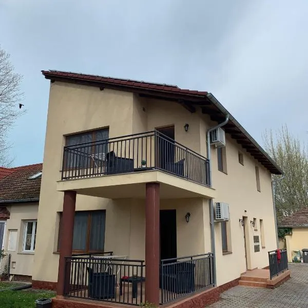 Balaton Apartmanház, hotel v Siofoku
