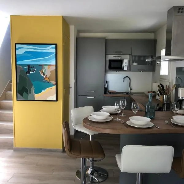 Appartement rénové en duplex à proximité du centre, hotel v destinaci Le Palais