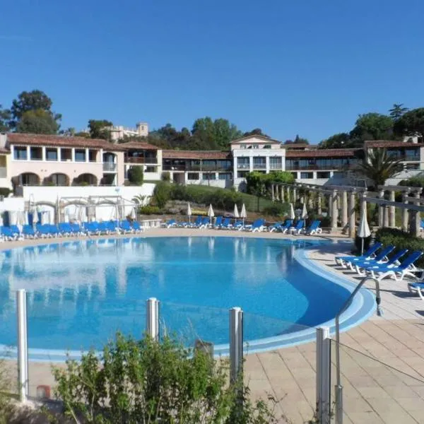 Les Parcs de Grimaud, готель у місті Гримо