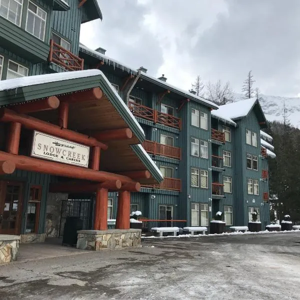 Snow Creek Lodge by Fernie Central Reservations, hotel i Elko
