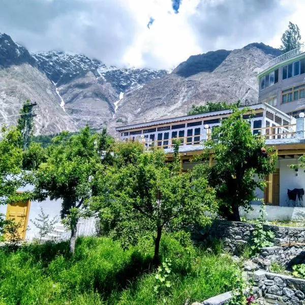 Tourist Cottage Hunza, hotel in Hunza Valley