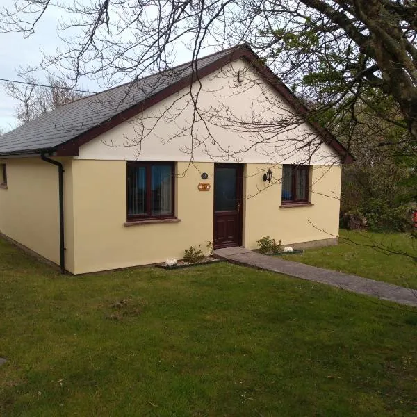 Parkland 14 is a detached premier 3 bedroom bungalow sleeping 6, hotel in Bude