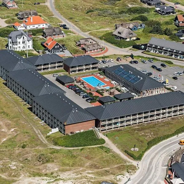 4 person holiday home on a holiday park in Fan, hotel di Fanø