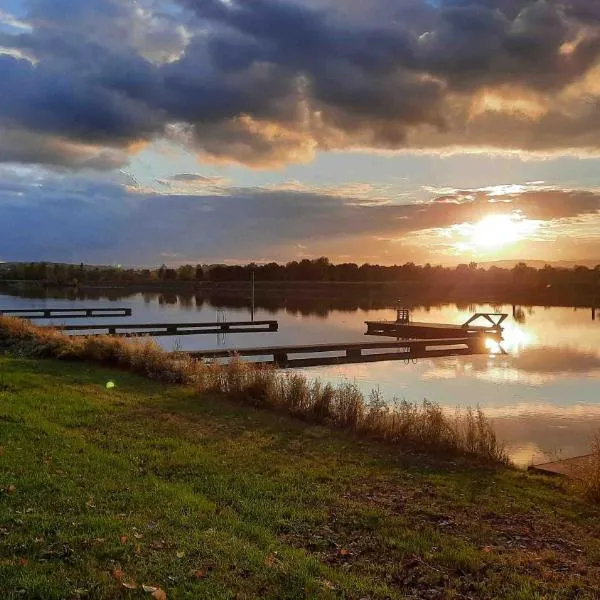 Camping Aux Rives du Soleil, hotell i Pont-de-Vaux