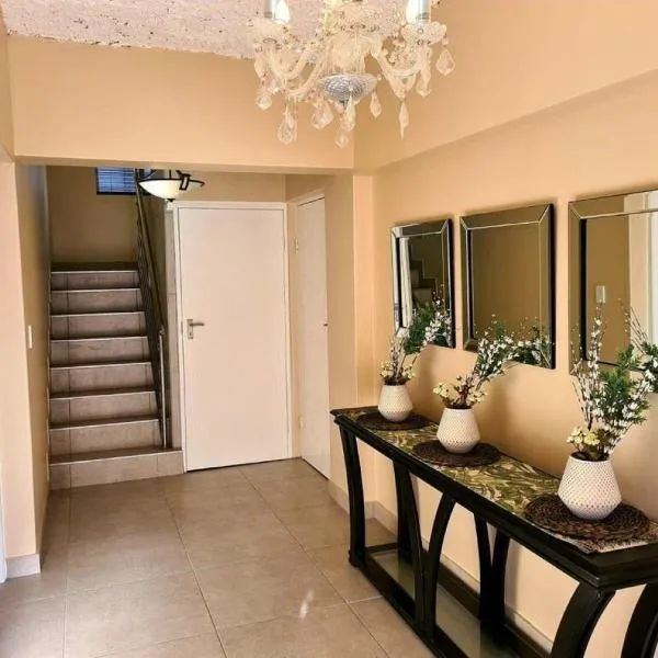Chios Place, hotel a Langebaan