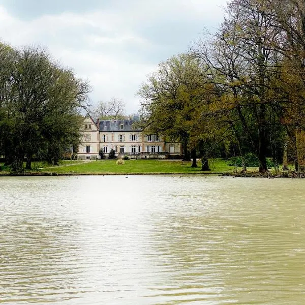 Château Les Villiers - Au cœur de la Sologne, hotel a Villeny