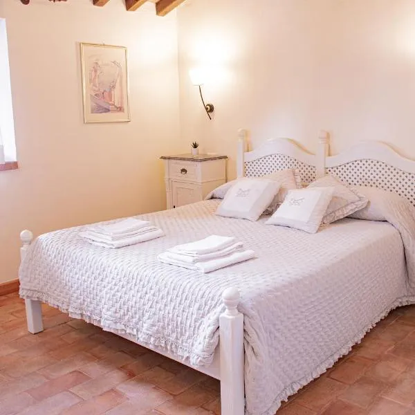 Casa VELIA 78Mq a 30 metri dal Mare di San Vincenzo, hotel a San Vincenzo