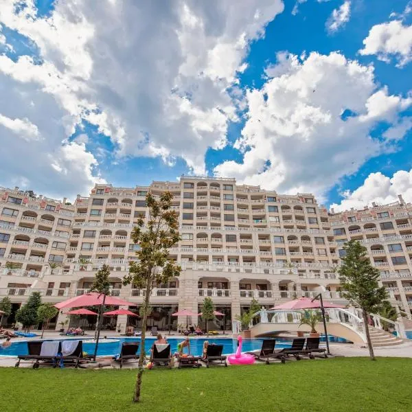 Summertime in Varna South Bay Beach Residence、Priseltsiのホテル