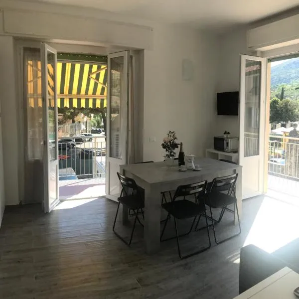 HOST IN LEVANTO - Maestrale con biciclette, hotel em Levanto