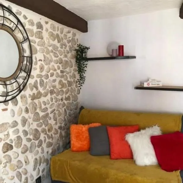 Entre lac et lavandes, hotelli kohteessa Roumoules