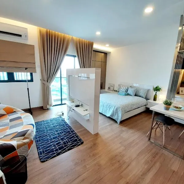 Symphony Tower Studio # 4 with balcony, hotel v destinácii Cheras