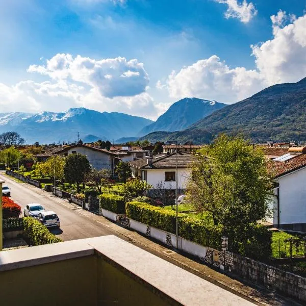 Appartamento Borgo Peschiere, hotel v destinaci Maniago