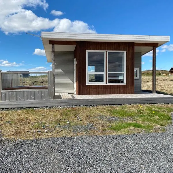 Blue View Cabin 4B With private hot tub, hotell i Reykholt