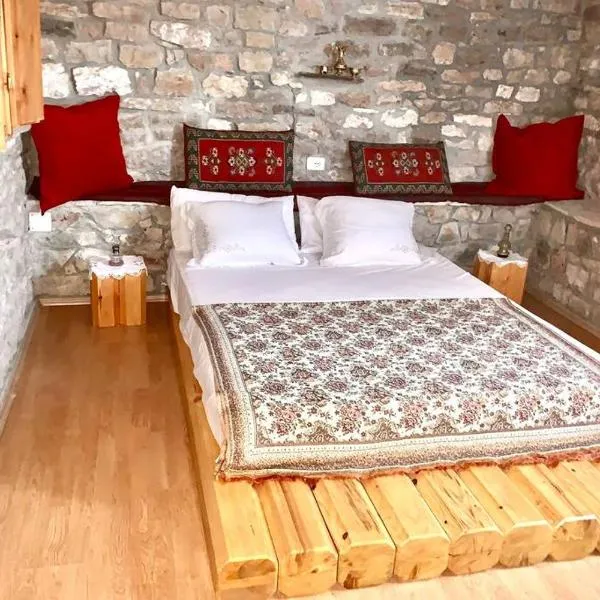 Kubeja Guest House, hotel v destinaci Gjirokastër