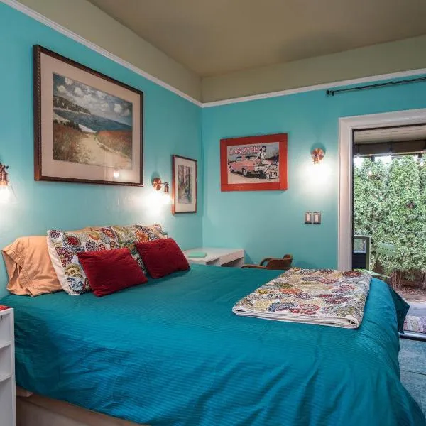 Secluded Patio Suite Right By All The Action, ξενοδοχείο στο Πόρτλαντ