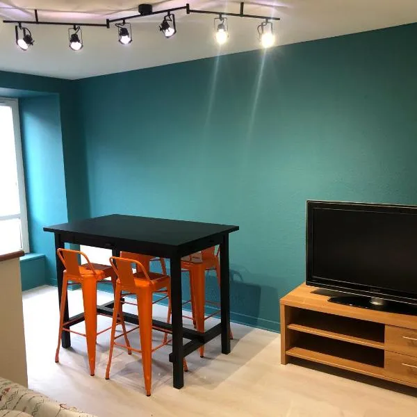 Appartement porte du cantal, hotel v destinaci Massiac