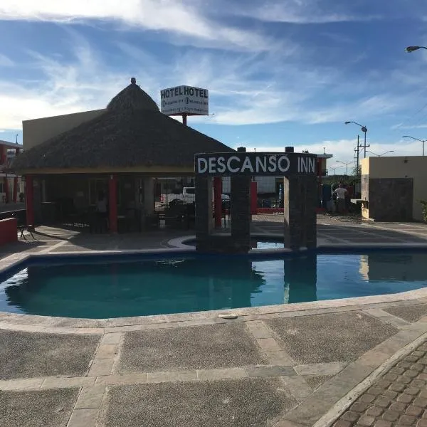 El Descanso Inn، فندق في Puente El Quelite