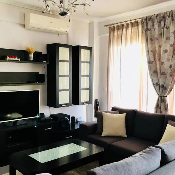 Viesnīca Family apartment in Greece pilsētā Kalandra