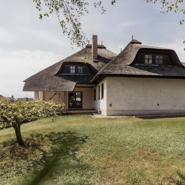 Ferienhaus Schilfvilla, hotel v destinaci Mörbisch am See