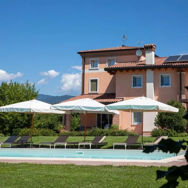 Residence Regina dei Prati, hotel v destinaci Mason Vicento