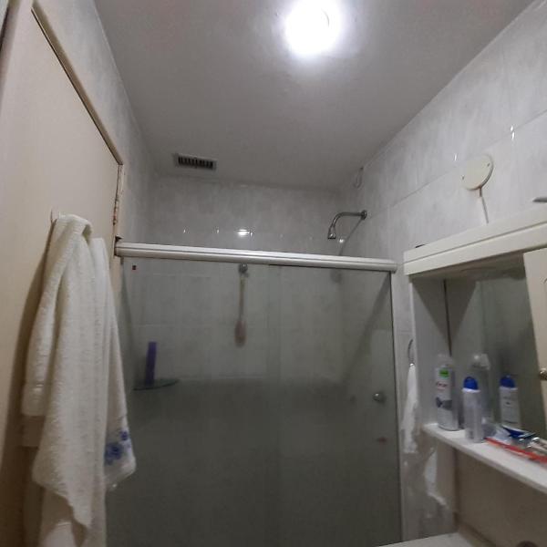 Quarto e Banheiro Exclusivos Barra da Tijuca em Apartamento Compartilhado - Foto 2