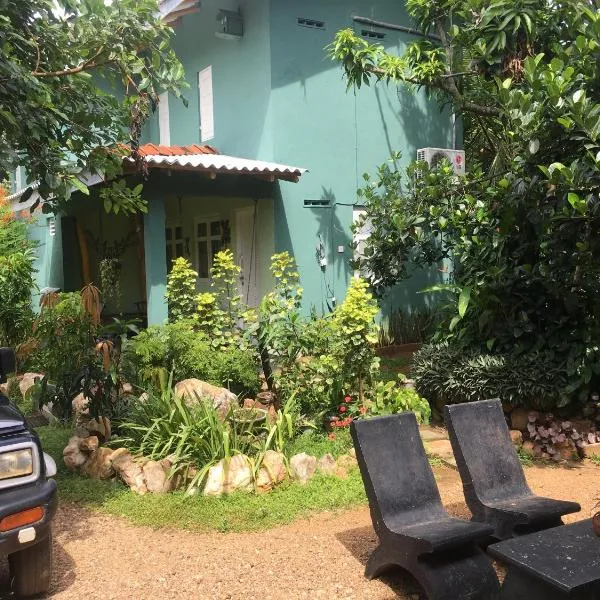 Owl's Nest Chalet, hotel in Udawalawe