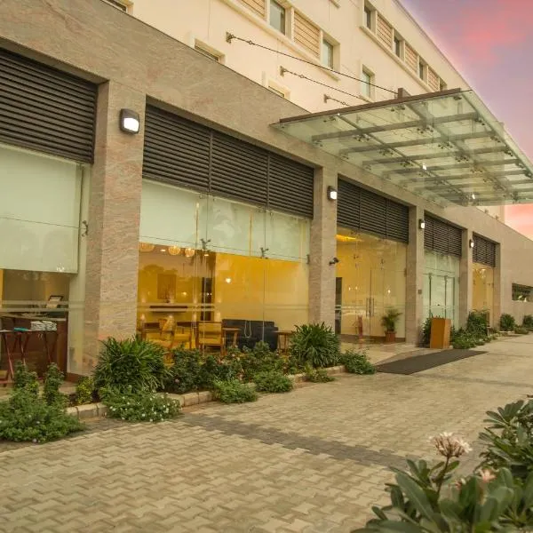 Kalyan Grand - a business hotel, ξενοδοχείο σε Vandalūr