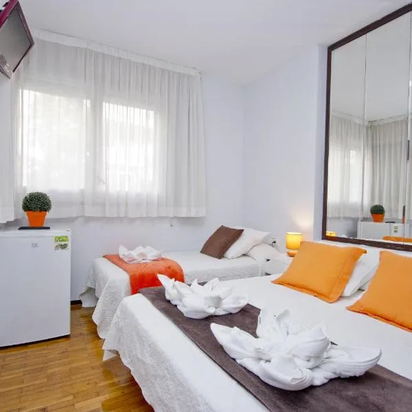 Barcelona City Seven Hostal、バルセロナのホテル
