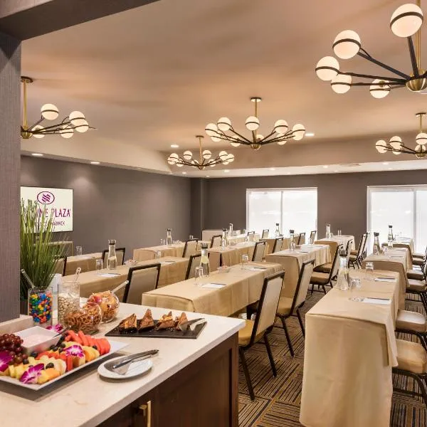 Crowne Plaza Providence-Warwick (Airport) by IHG, hotel en Warwick