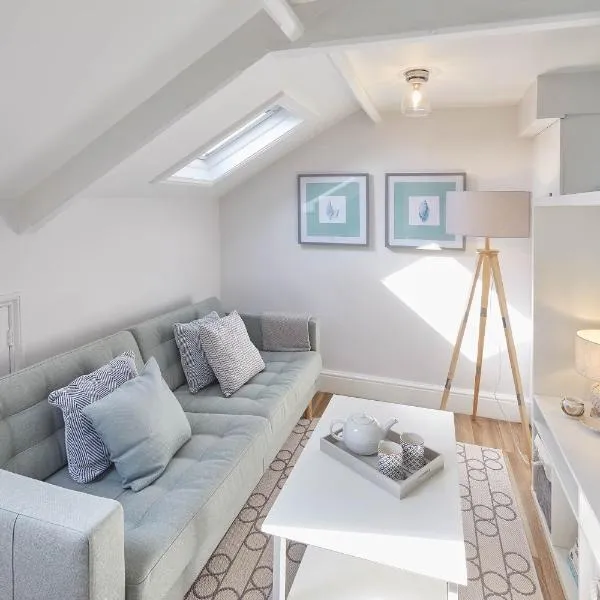 Host & Stay - Cooks Cabin, hotel in Whitby
