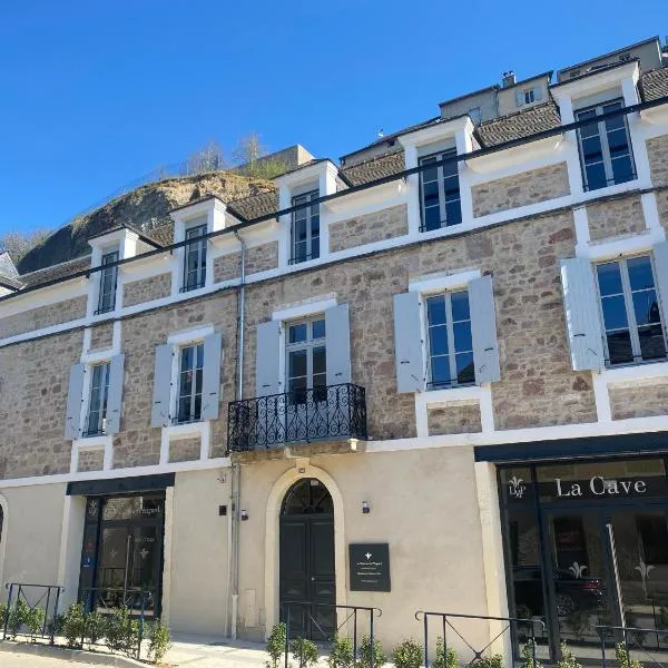Les Maisons du Périgord Côté 50, готель у місті Террассон-Лавільдьє