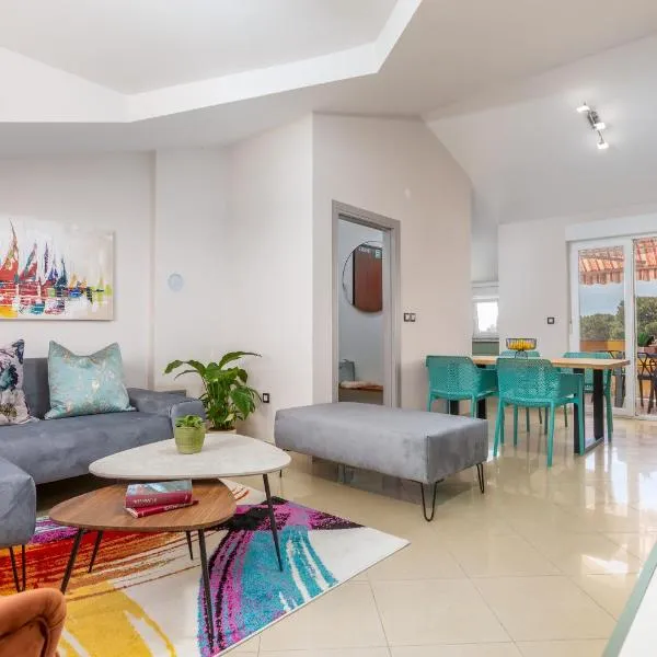Apartment Vito with sea view, hotel in Fažana