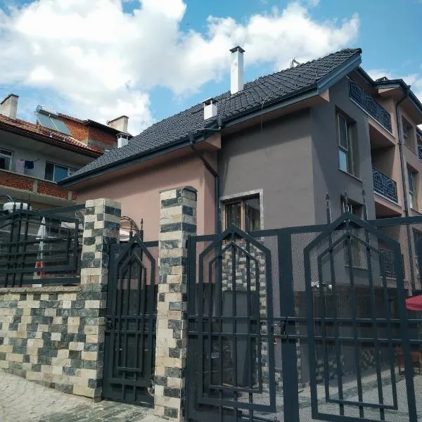 Къща за гости Роял, hotel v destinaci Sandanski