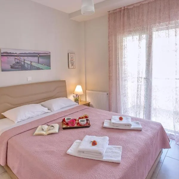 Sun & Sea Luxury Apartment, hotel in Néa Péramos