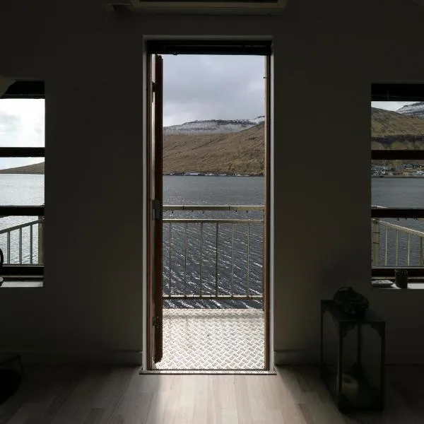 The Boathouse, hotel in Streymnes