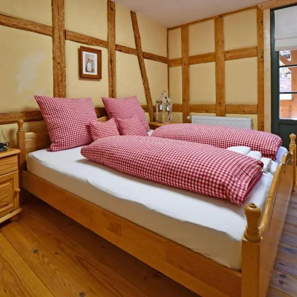 Naturhof-Papiermühle 2 Bett-Zimmer Rosenrot, Hotel in Bollberg