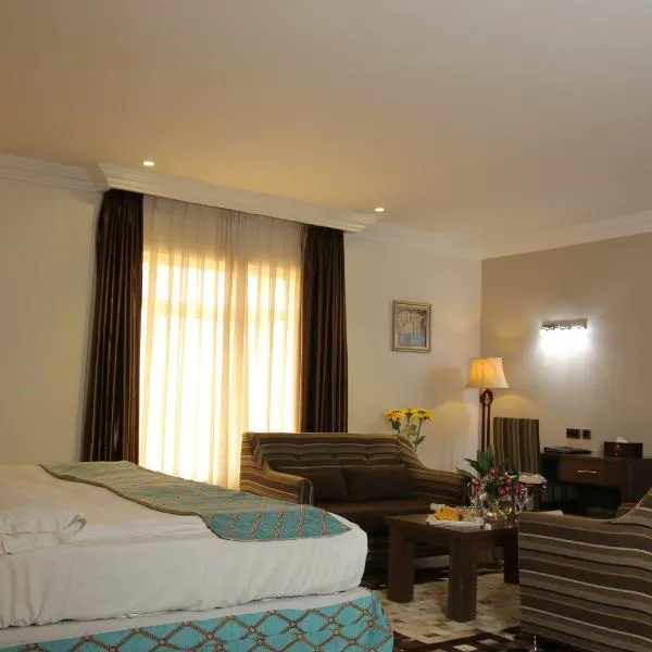 Grand Pela Hotel & Suites, hotel in Jabi