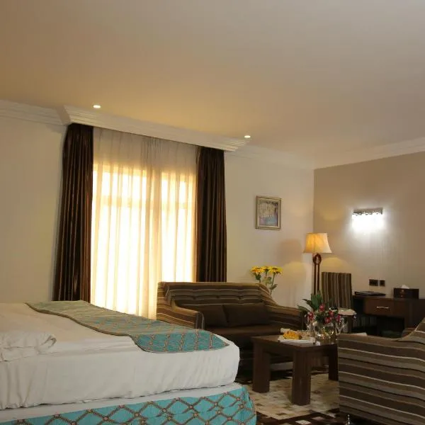 Grand Pela Hotel & Suites, hotel a Wuse