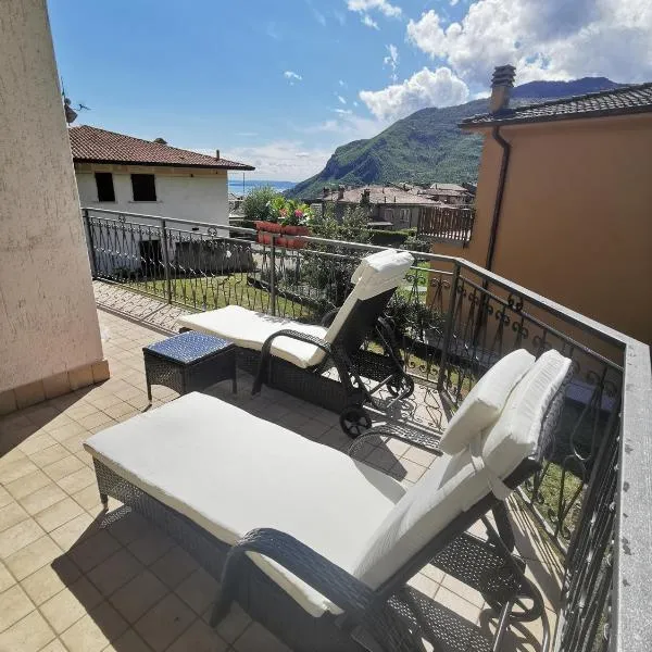 Casa Pina, hotel v mestu Tignale