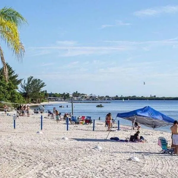 Little Harbor Resort #206 Tampa Bay FL Beach, Bayview, 2 Pools, hotel in Ruskin