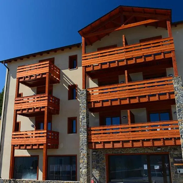 Vacancéole - Les Chalets de l'Isard, hotel v destinaci Les Angles