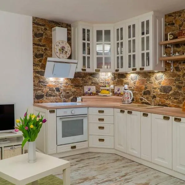 PROVENSÁLSKY RODINNÝ APARTMÁN MANDOLINA, מלון בבויניצה