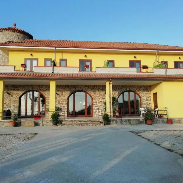 Golden House Cheravanna Da Marco, hotel v mestu Castagneto